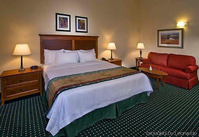 Towneplace By Marriott At Joint Base Andrews Clinton